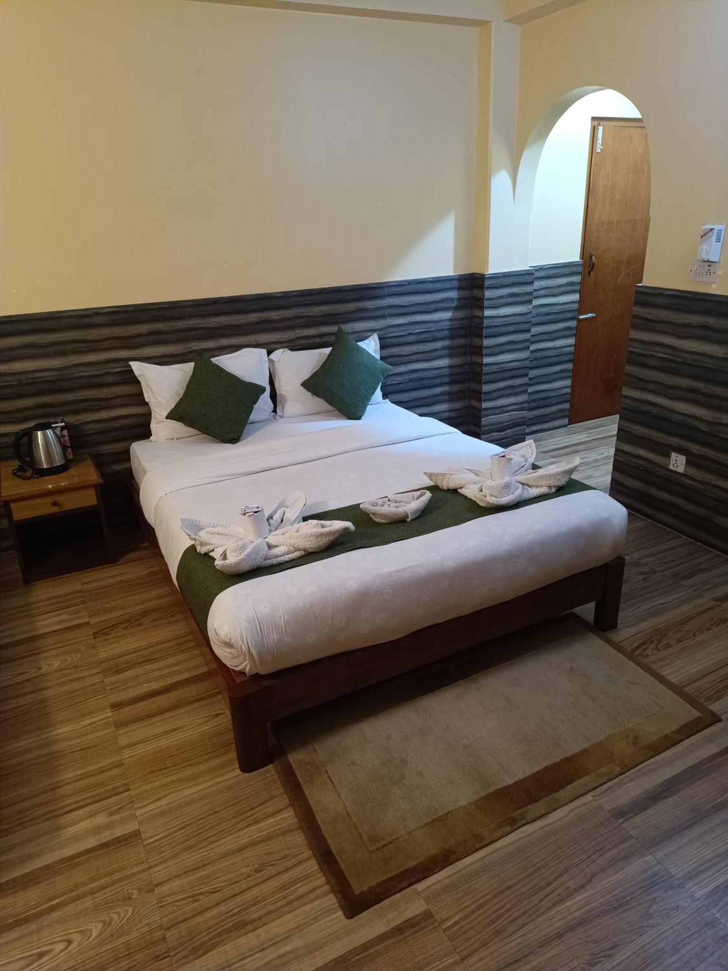 The Mountain House Hotel Pokhara Kültér fotó