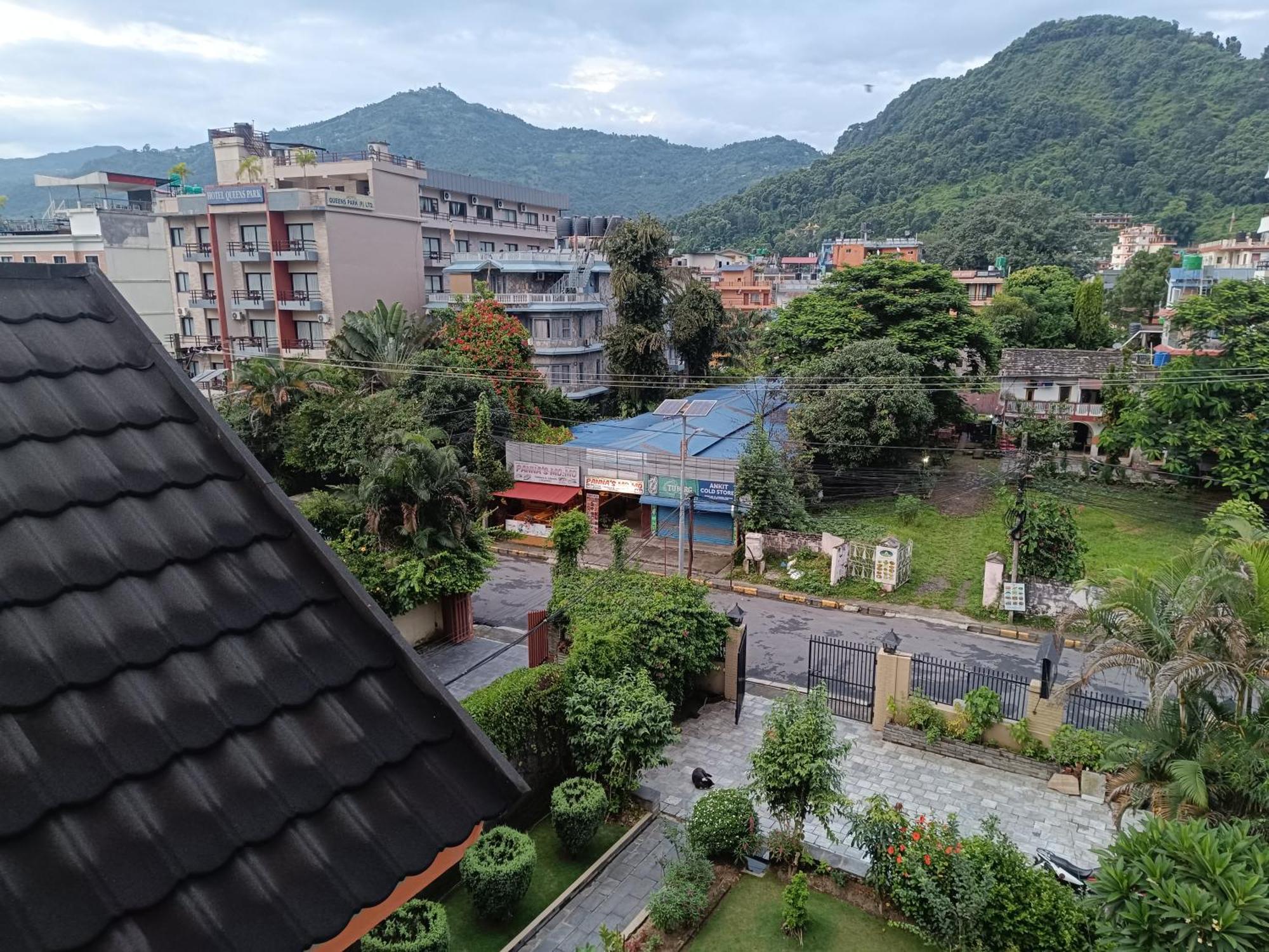 The Mountain House Hotel Pokhara Kültér fotó